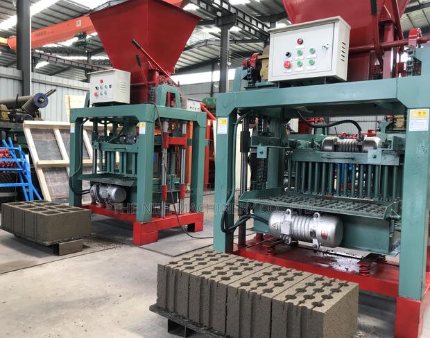 Semi-Automatic Hydraulic Press Brick Making Machine Price - main view