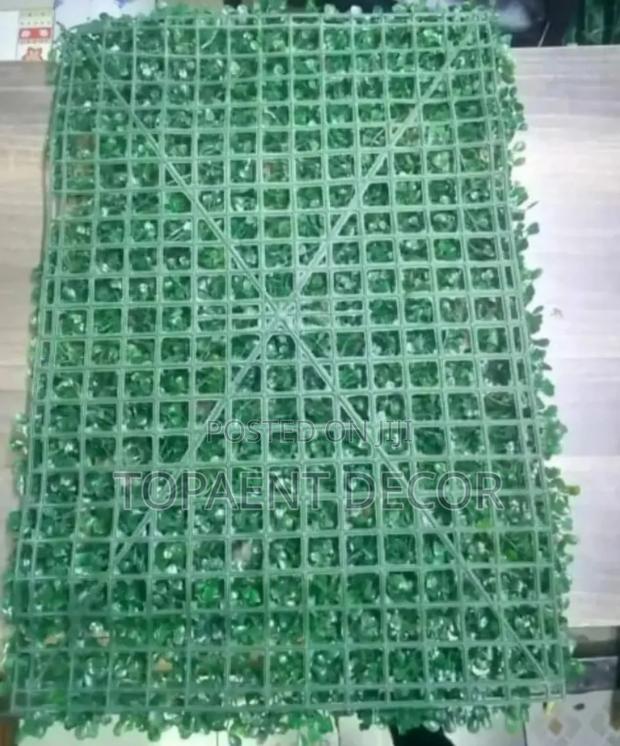 Meshed Artificial Boxwood Wall Panels - main view