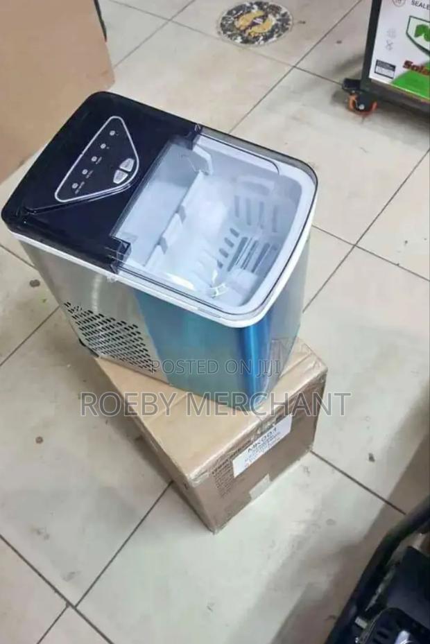 Ice Cube Maker White Box