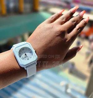 *Silicone Ladies Watch* *Pretty and Good Quality*