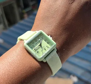 *Silicone Ladies Watch* *Pretty and Good Quality*