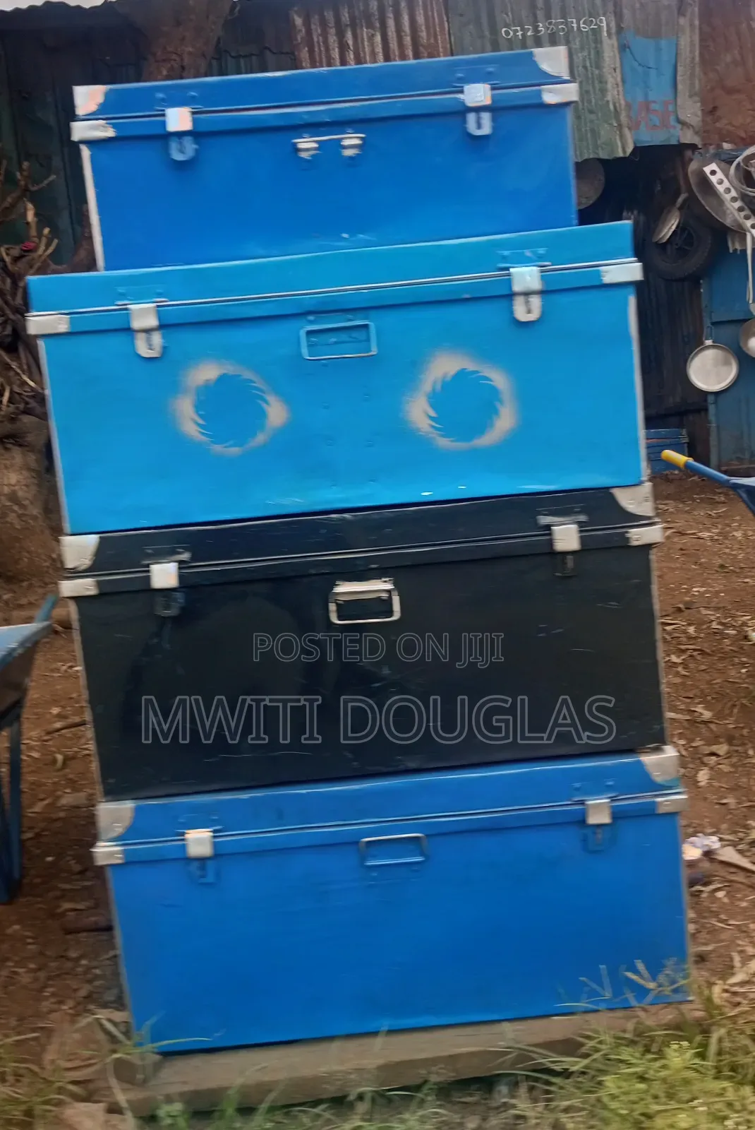 Wonderfuly Made Blue Boxes