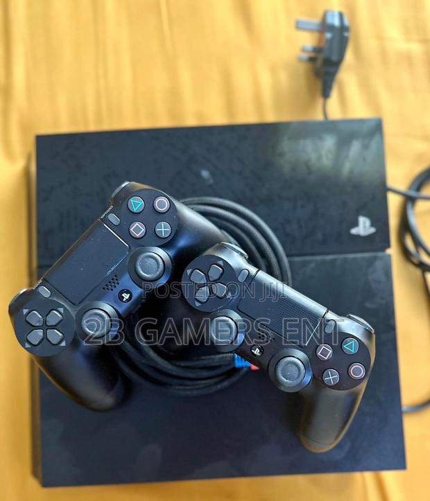 Ps4 Standard Chipped, 1tb 2 Pads,Fc25 - main view