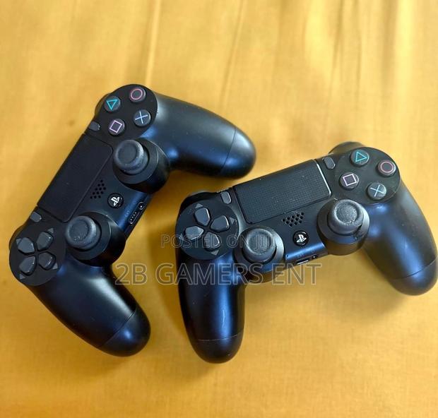 Ps4 Standard Chipped, 1tb 2 Pads,Fc25 - thumbnail 3