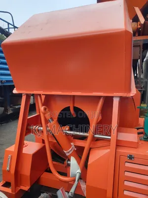 Diesel Self-Loading Concrete Mixer 560litres Water-Cooled.