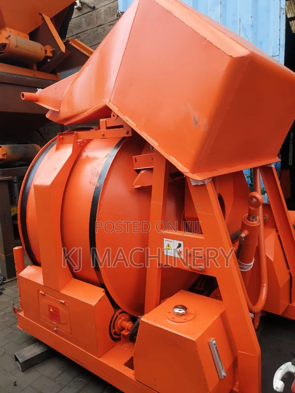 Diesel Self-Loading Concrete Mixer 560litres Water-Cooled.