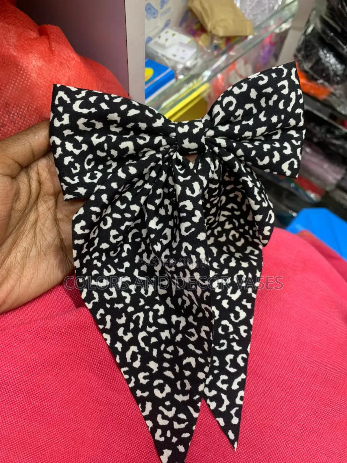 Bow Black and White