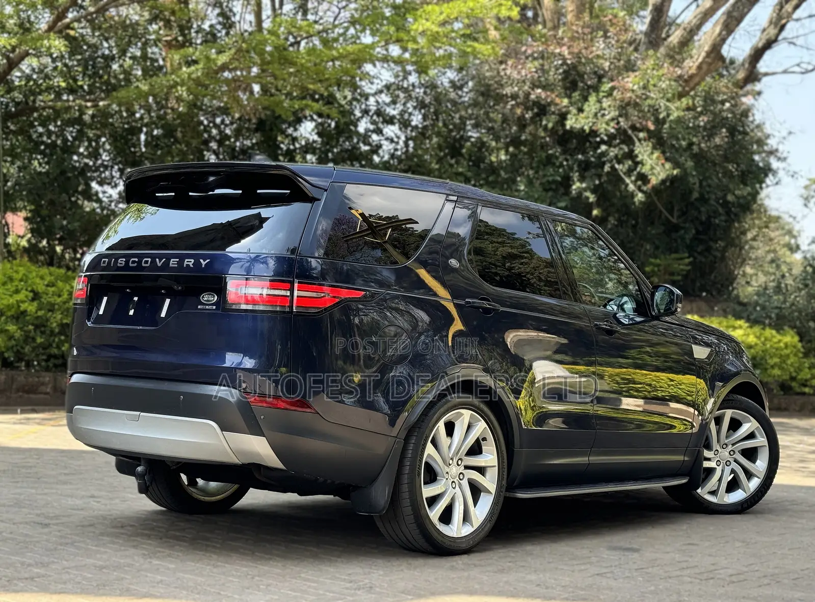 Land Rover Discovery 2017 Blue