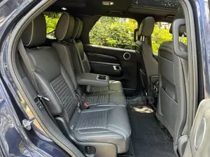 Land Rover Discovery 2017 Blue