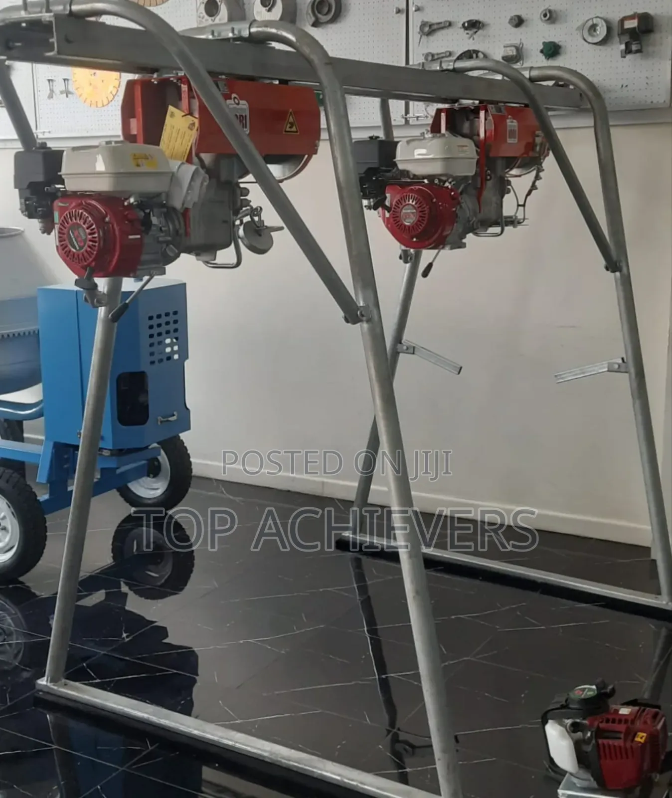 Iori Italy Concrete Hoist 1000kgs or 1tonne