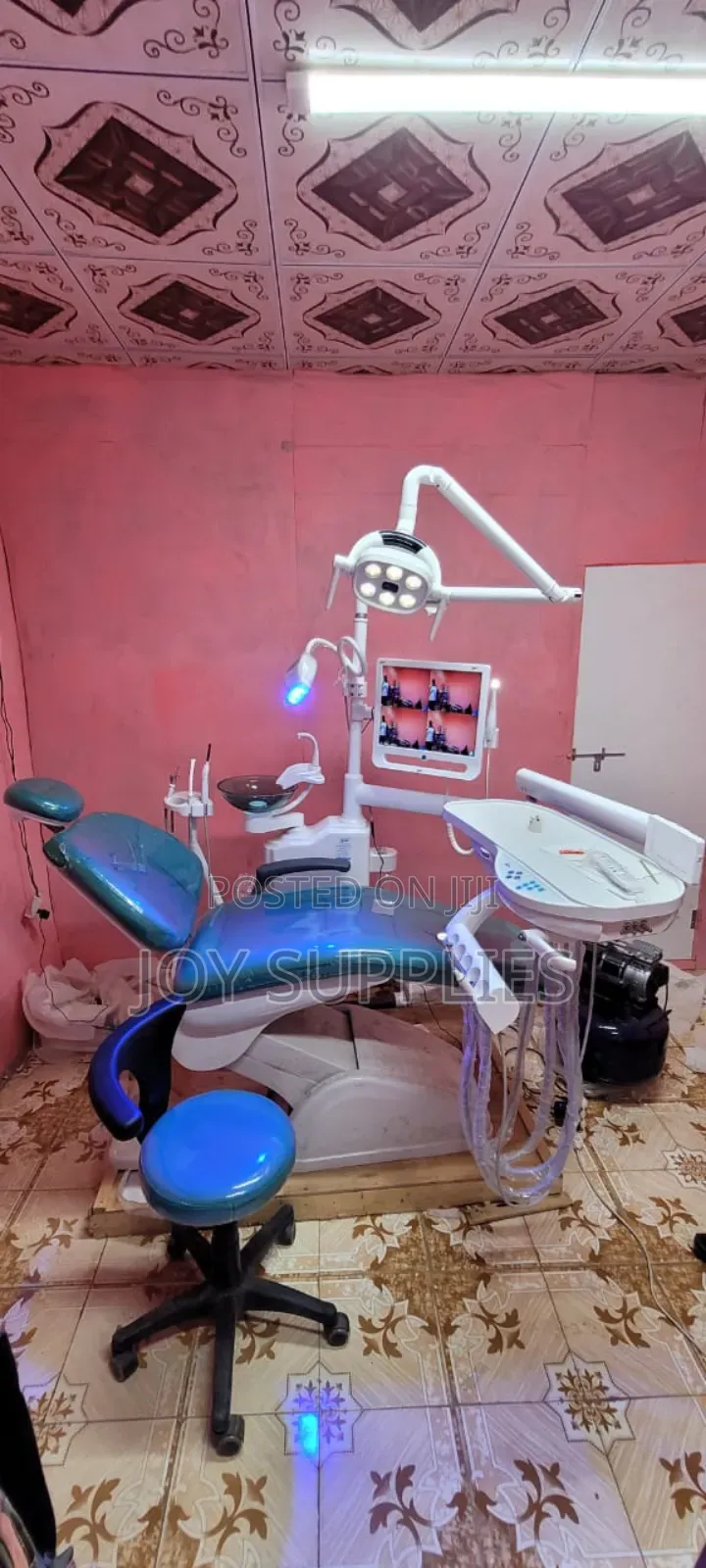Dental Unit With Compressor