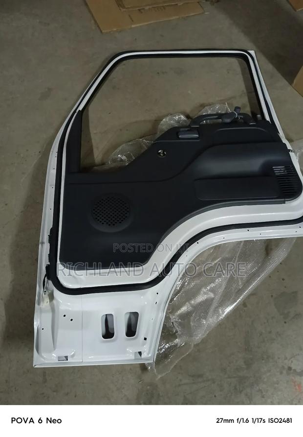 Isuzu 4.3 Front Door - thumbnail 5