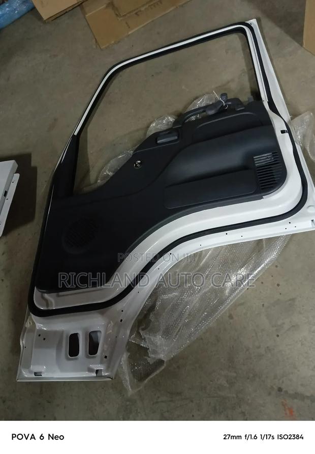 Isuzu 4.3 Front Door - thumbnail 7