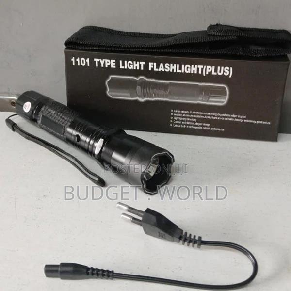 High Quality >1101 Type Flash Light Plus With Shock Flashlig