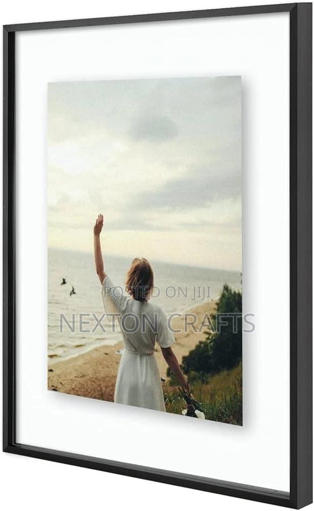 Frametory, Floating Picture Frame - main view