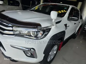 Toyota Hilux 2018 White