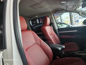 Toyota Hilux 2018 White