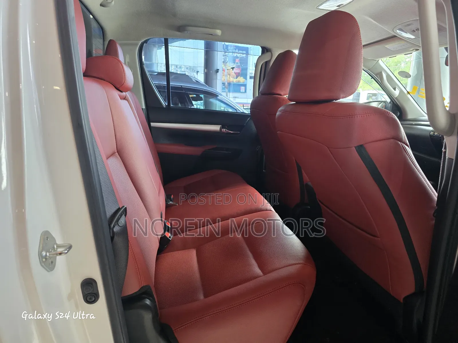 Toyota Hilux 2018 White