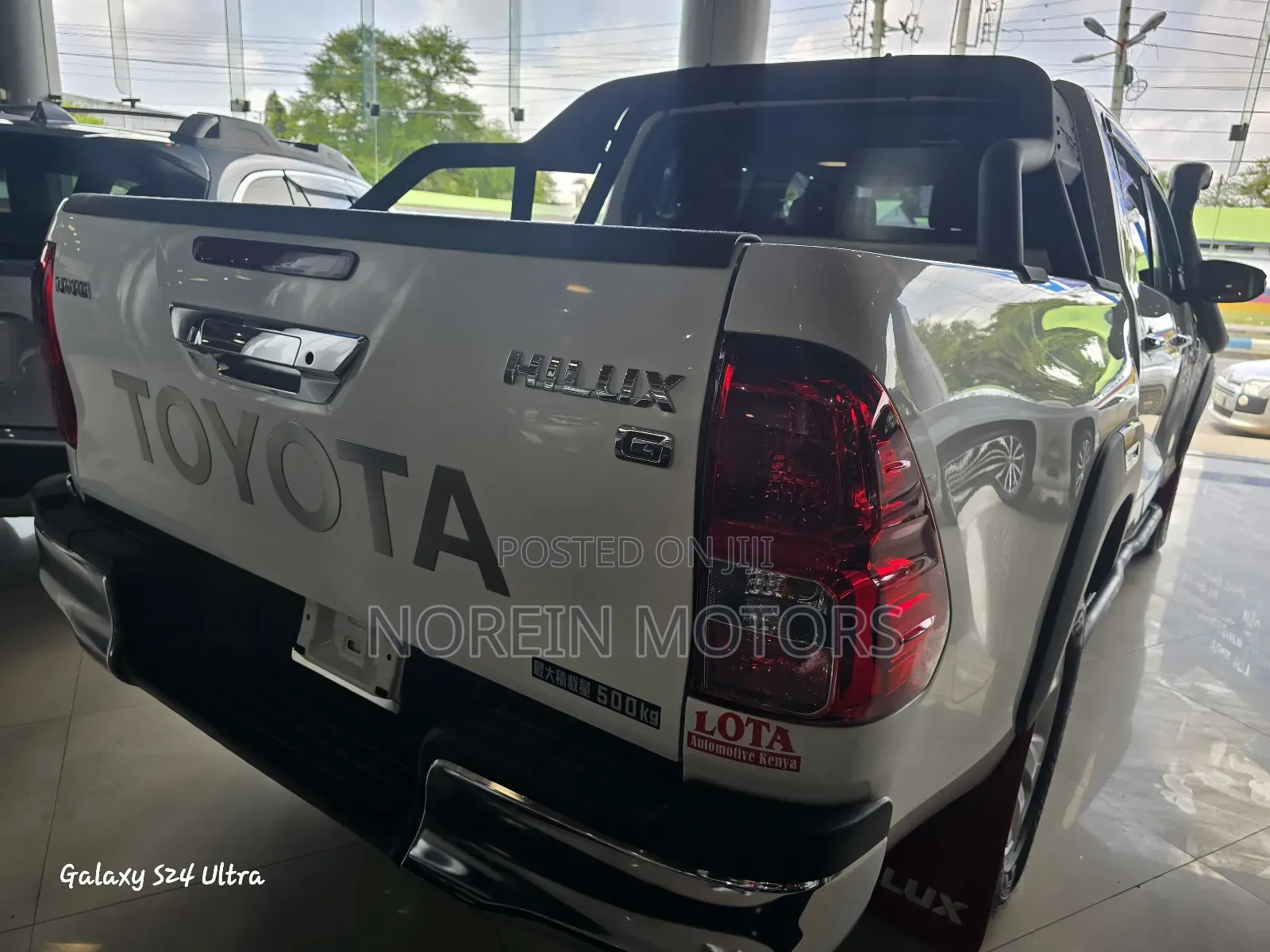 Toyota Hilux 2018 White