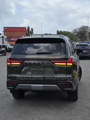 Lexus LX 2023 Green