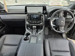Lexus LX 2023 Green