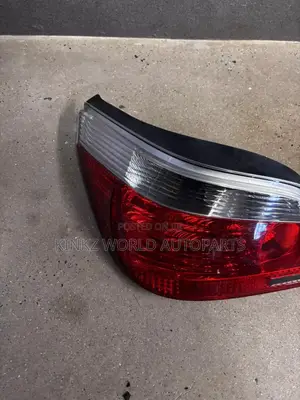 Genuine BMW E60 5-Series Rear Tail Light Set Oem 204-2010