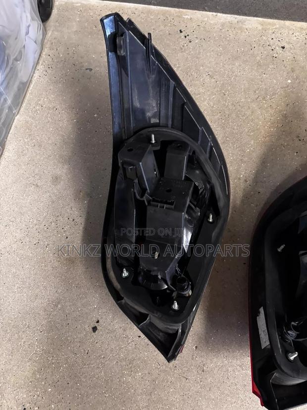 Genuine BMW E60 5-Series Rear Tail Light Set Oem 204-2010 - thumbnail 7