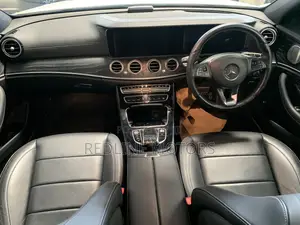 Mercedes-Benz E220 2017 White