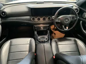 Mercedes-Benz E220 2017 White