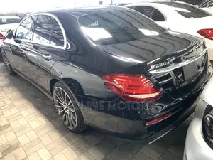 Mercedes-Benz E220 2017 Black