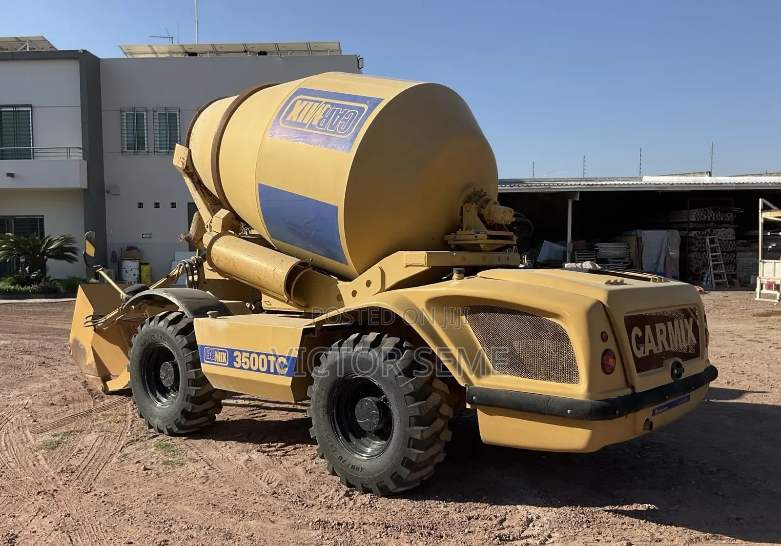 Selfloading Concrete Mixer for Hire