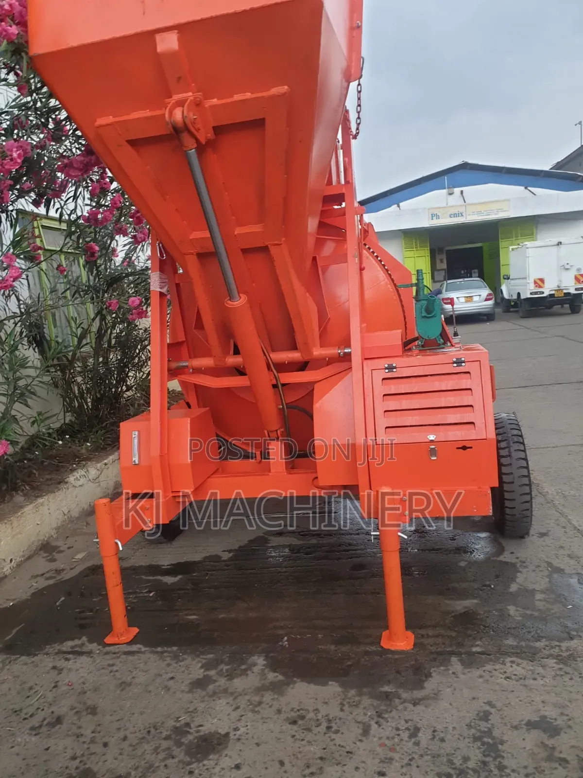 Self-Loading Concrete Mixer 560litres Diesel Propelled.