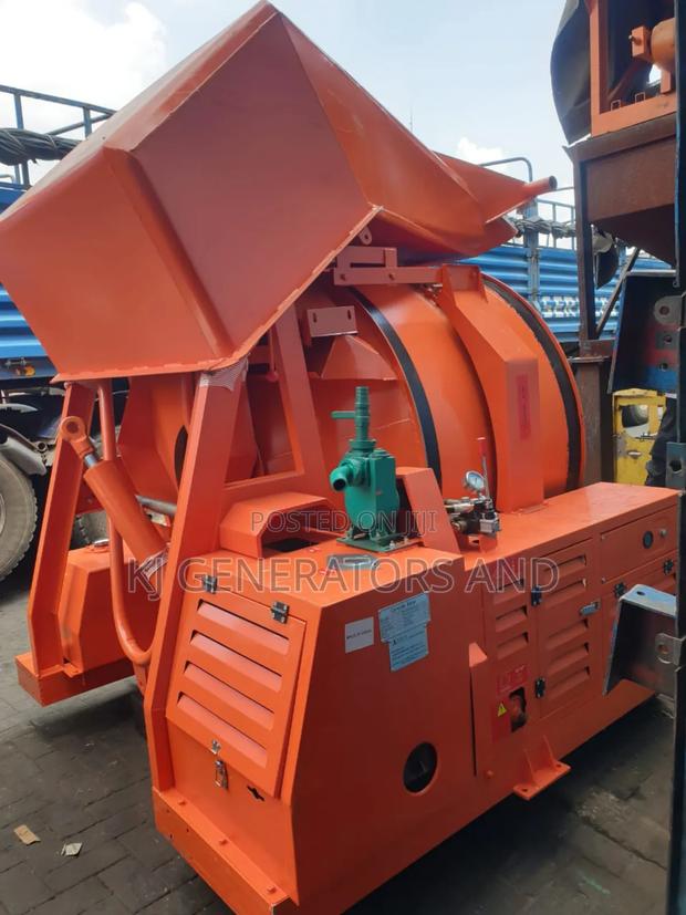 Diesel Powered Self Loader (Mixer 560l). - thumbnail 2