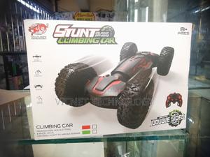 Remote Control Stunt Climbing Car - thumbnail 2