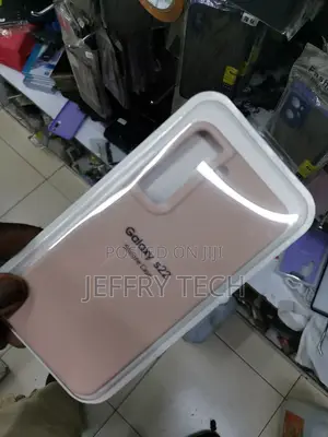 Silicone Case for Samsung Galaxy S22 -Beige-