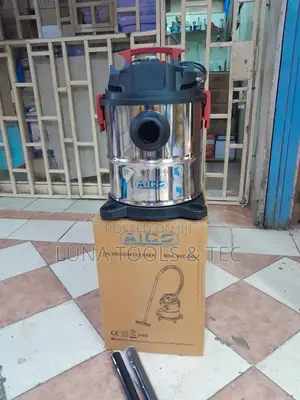 Vacuum Cleaner * 20L Dry and Wet Cleaner.