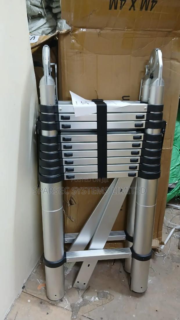 8.2 Metres Double Telescopic Ladder (4.1+4.1)