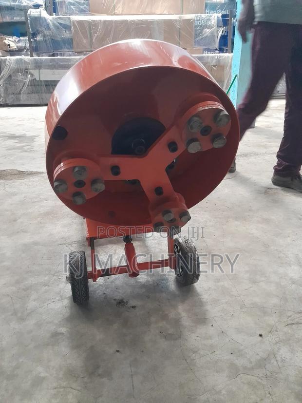 Heavy Duty Floor/Terrazo Grinding Machine. - thumbnail 3