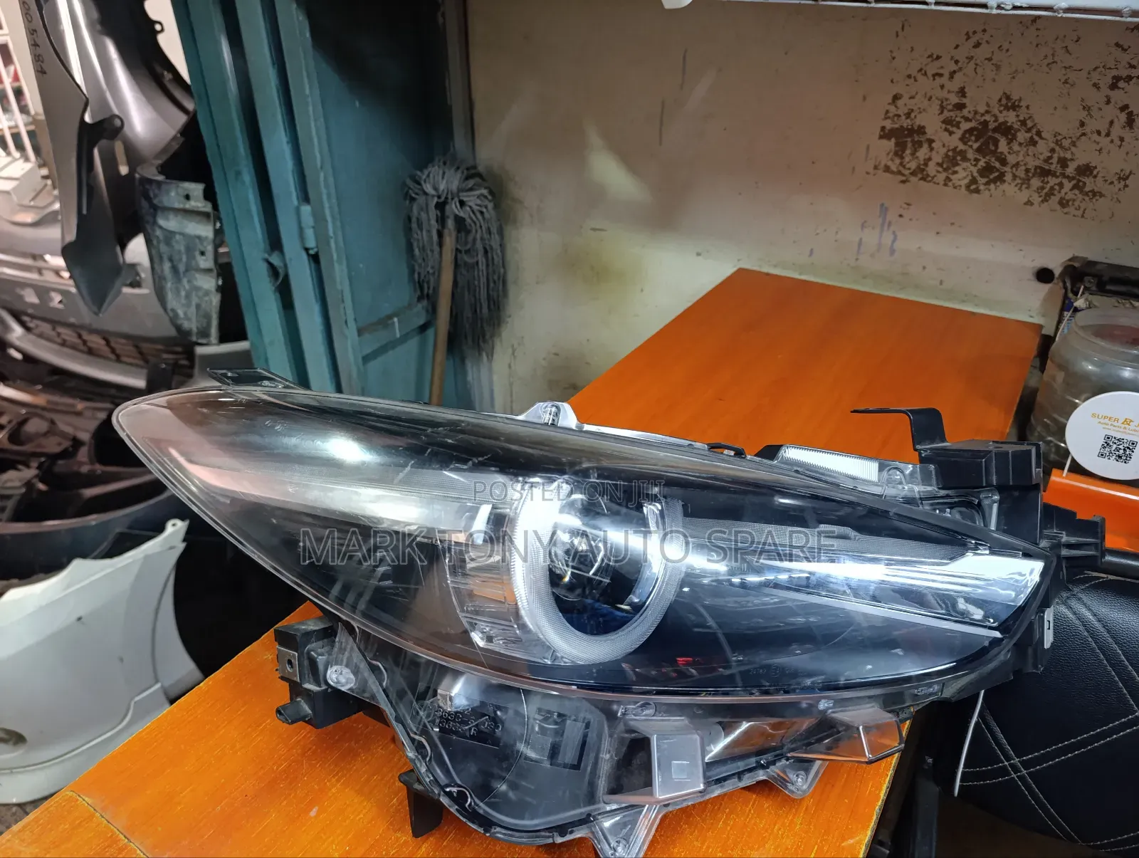 Axela 2017 Headlight Zenon Inbuilt No7