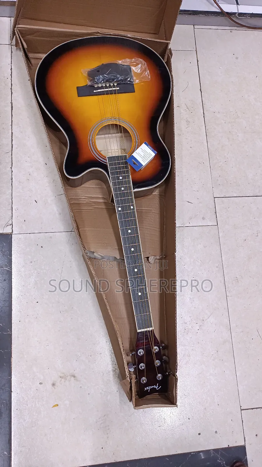 Semi Accoustic Size 40 Plus Guitar Tunner