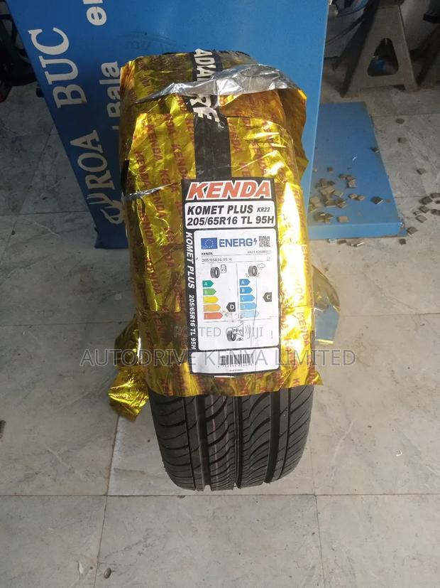 205/65r16 Kenda Tire - main view