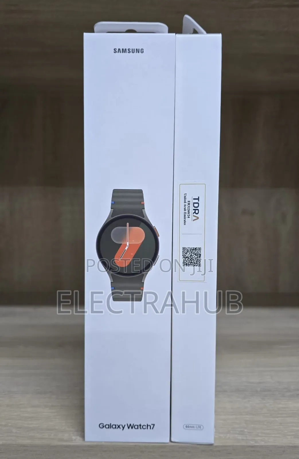 Samsung Galaxy Watch 7 44mm LTE New Sealed in a Shop