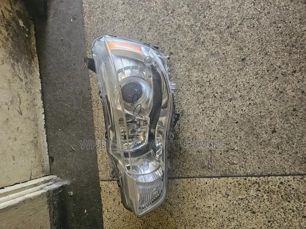 Headlight Outlander 2012 Zenon
