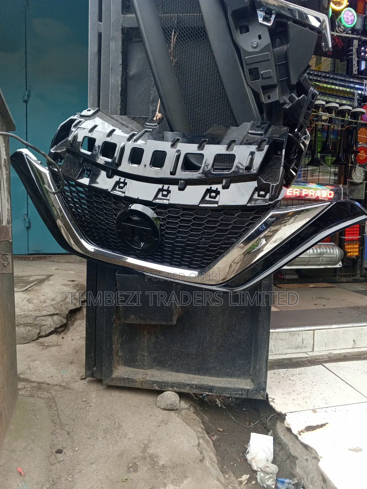 Front Grill Nissan Note 2018