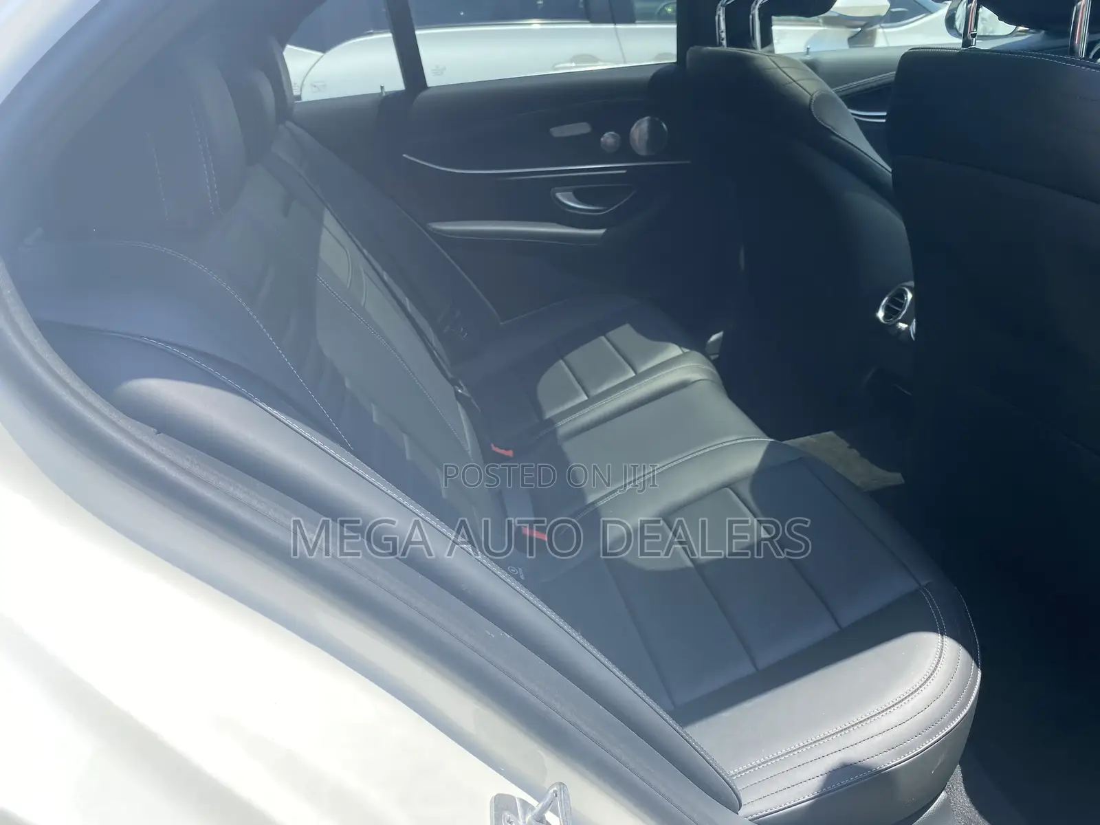 Mercedes-Benz E200 2018 Pearl