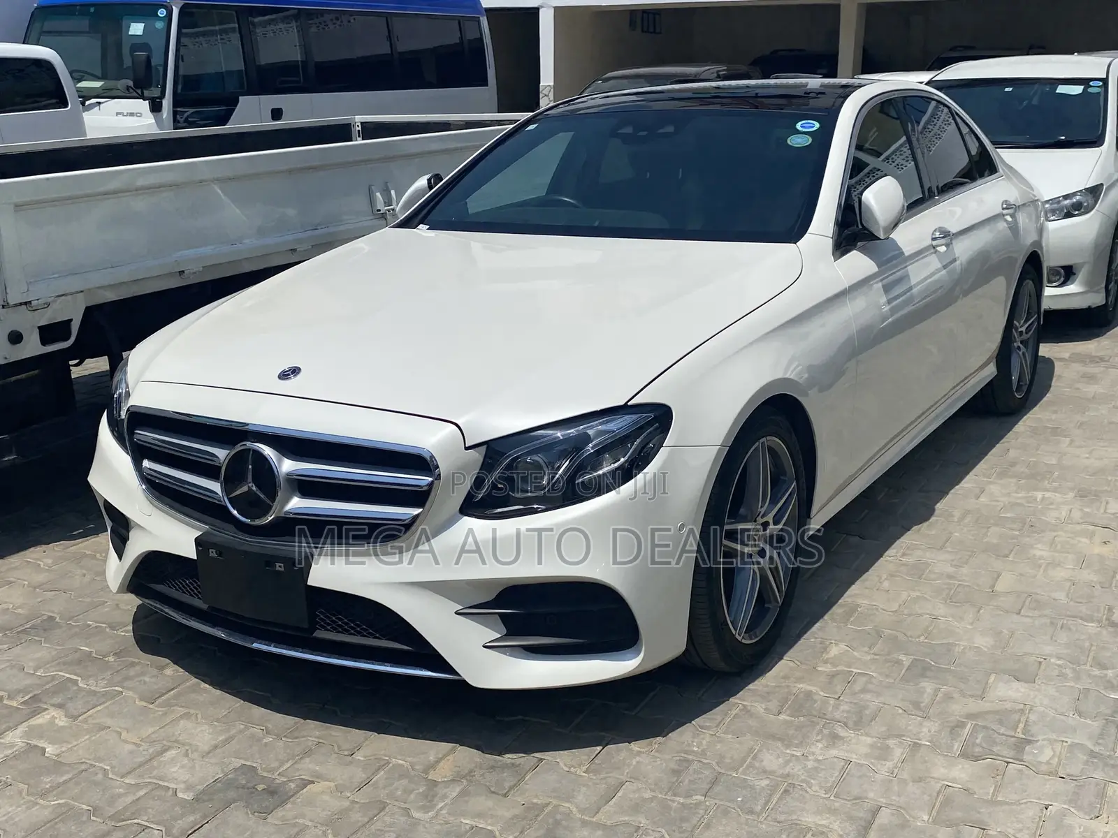 Mercedes-Benz E200 2018 Pearl