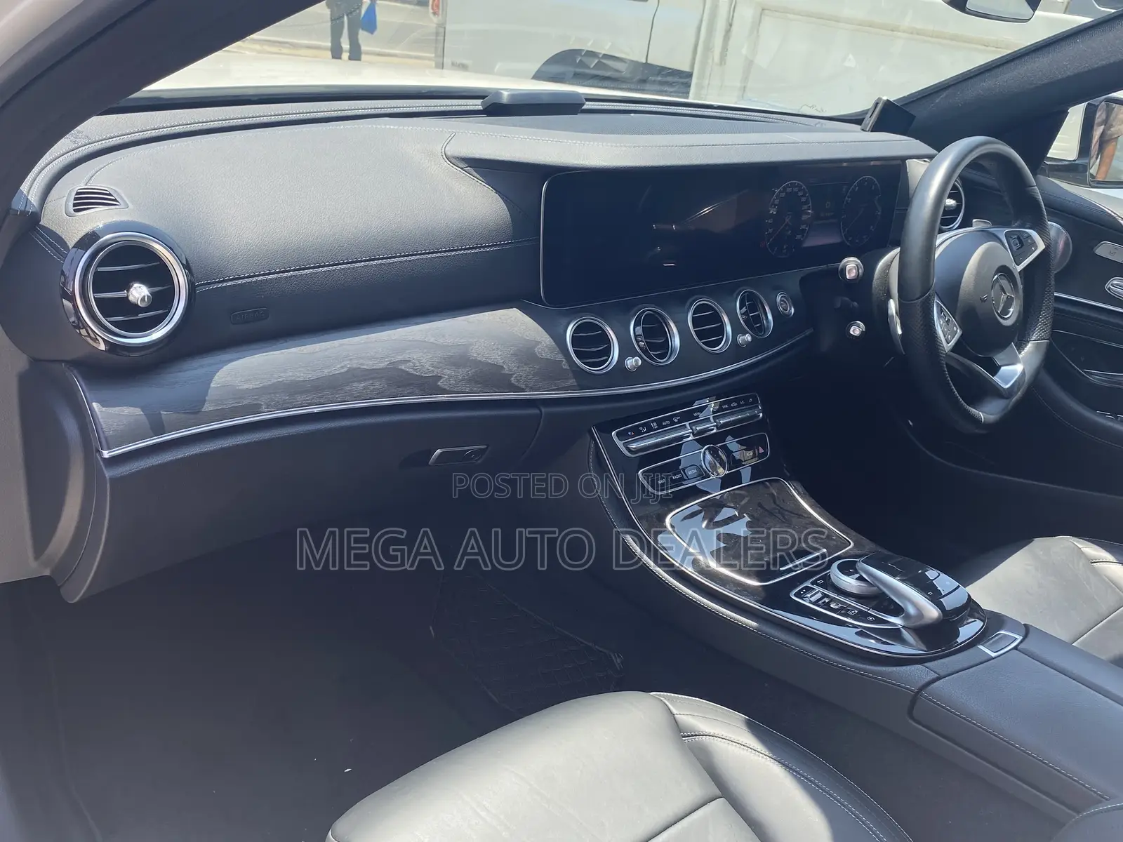 Mercedes-Benz E200 2018 Pearl