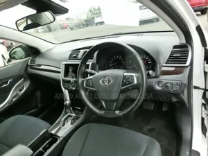 Toyota Premio 1.5 FWD 2017 White