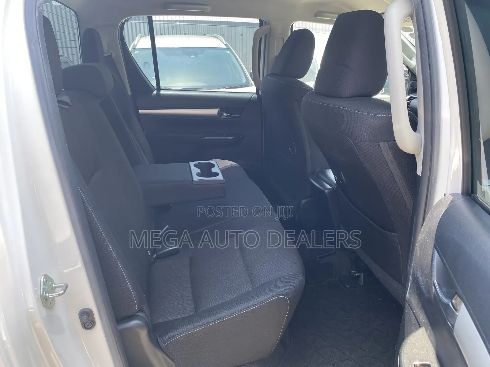 Toyota Hilux 2018 Off white