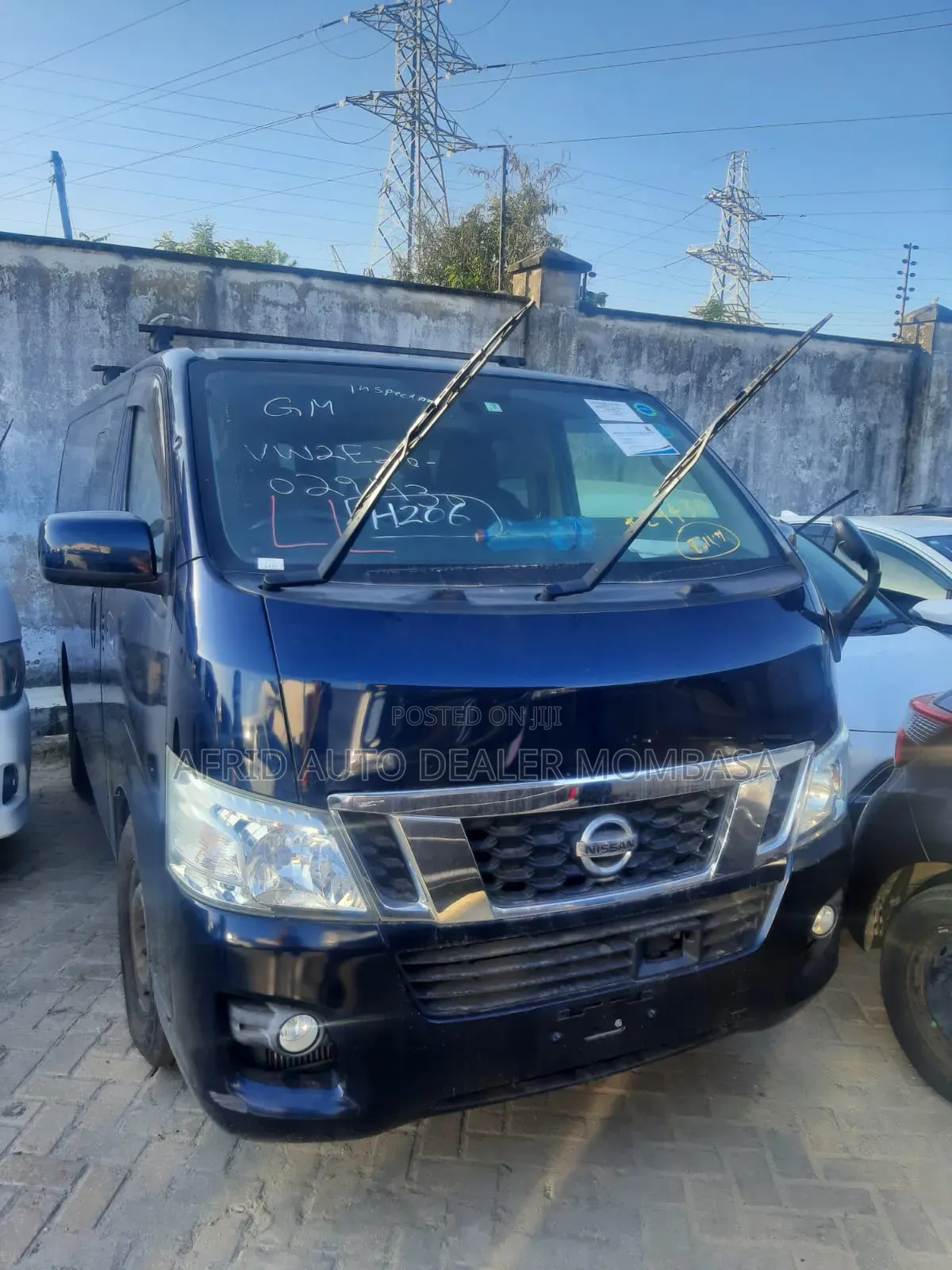 Nissan Caravan (Urvan) 2017 Black